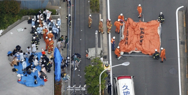 Local onde criminoso esfaqueou crianças que esperavam ônibus para a escola em Kawasaki, no Japão